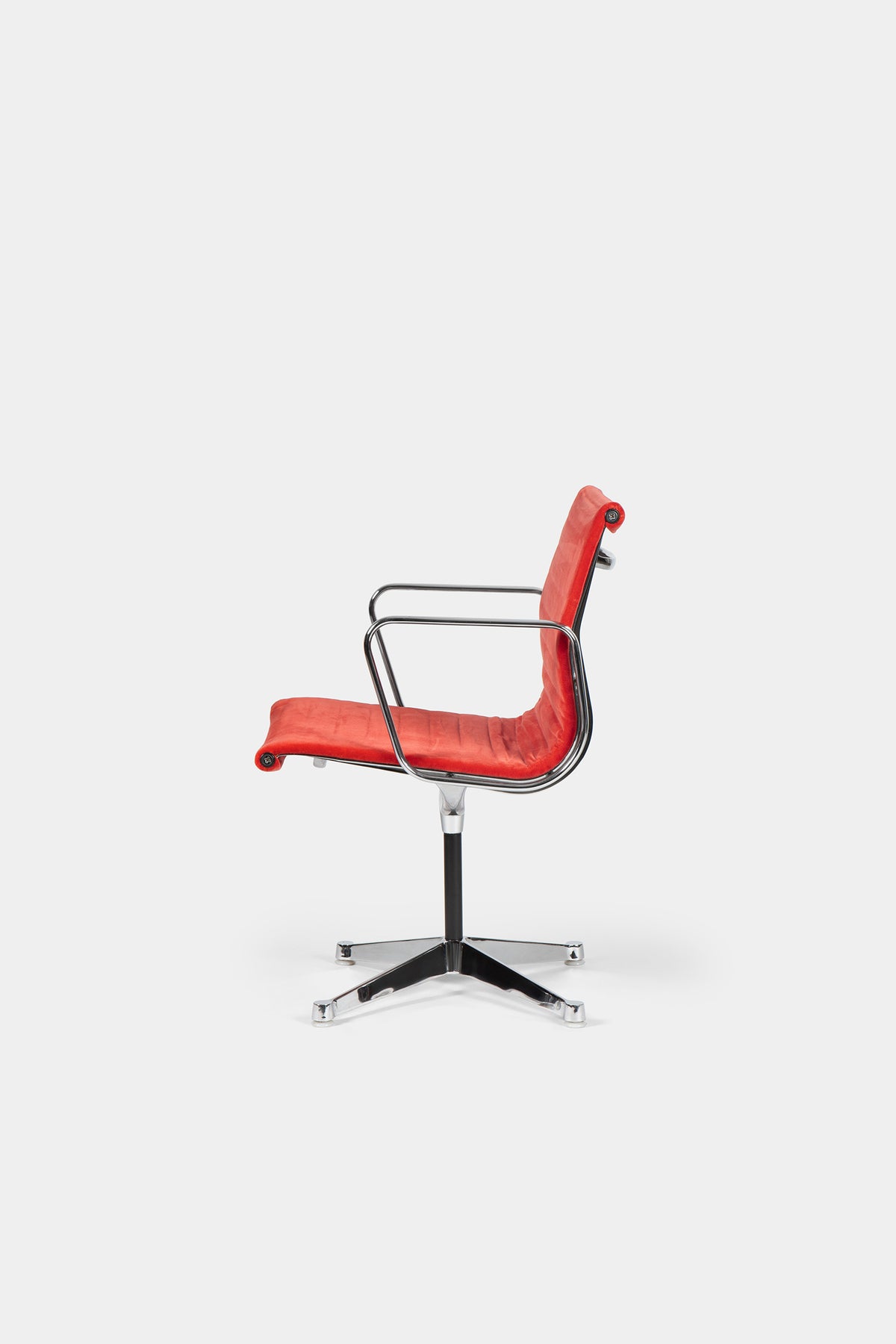 2 Charles & Ray Eames, Vitra, EA 108, Aluminium Stühle, 70er