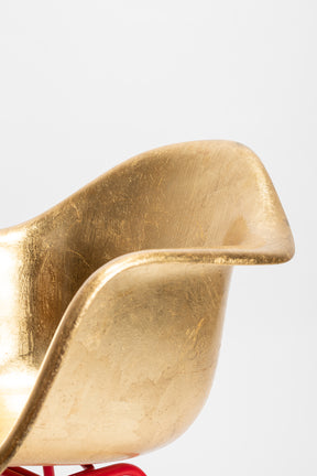 Blattvergoldete Eames Armlehnen-Schale