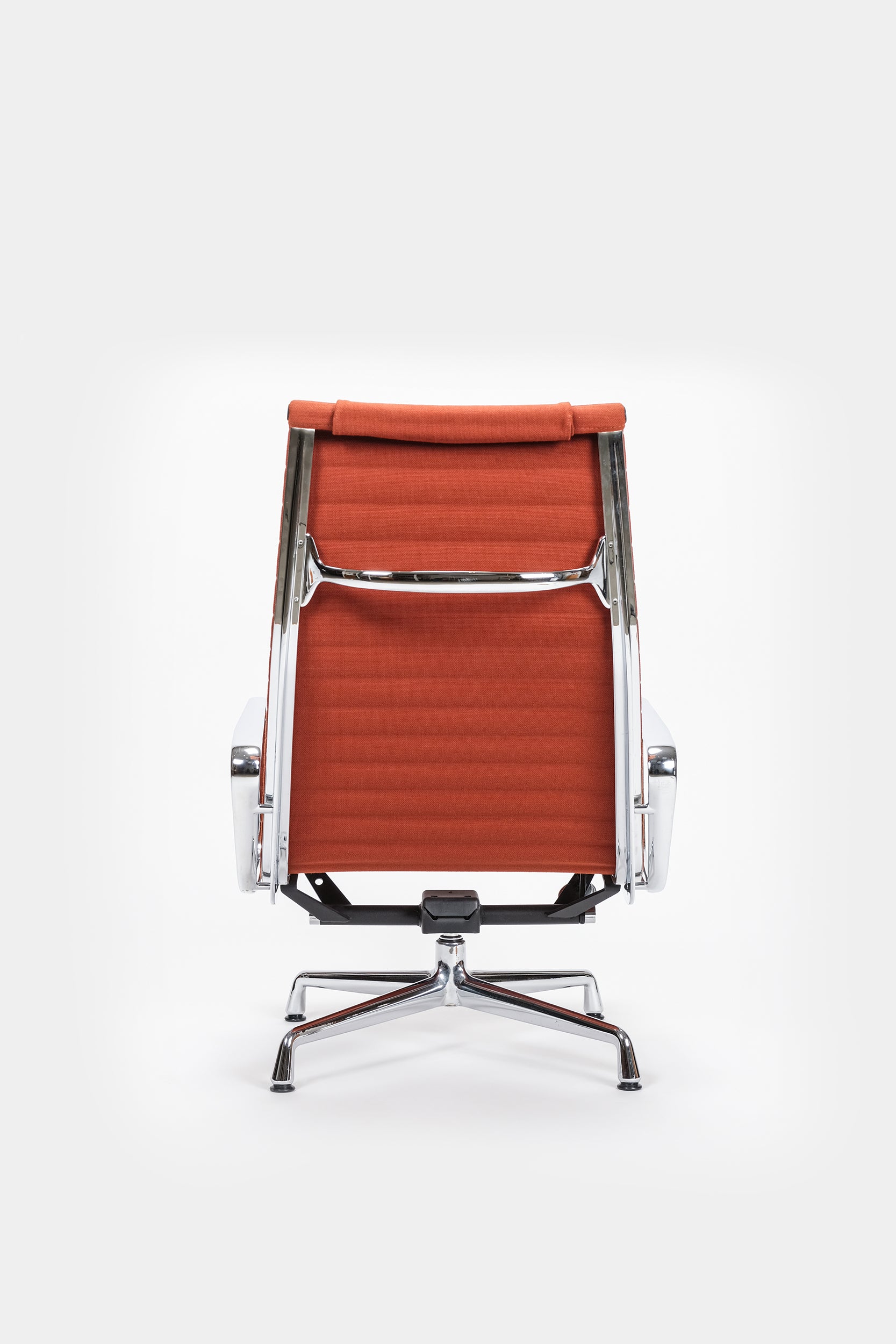 Eames EA 124 Aluminium Chair Drehsessel, Vitra