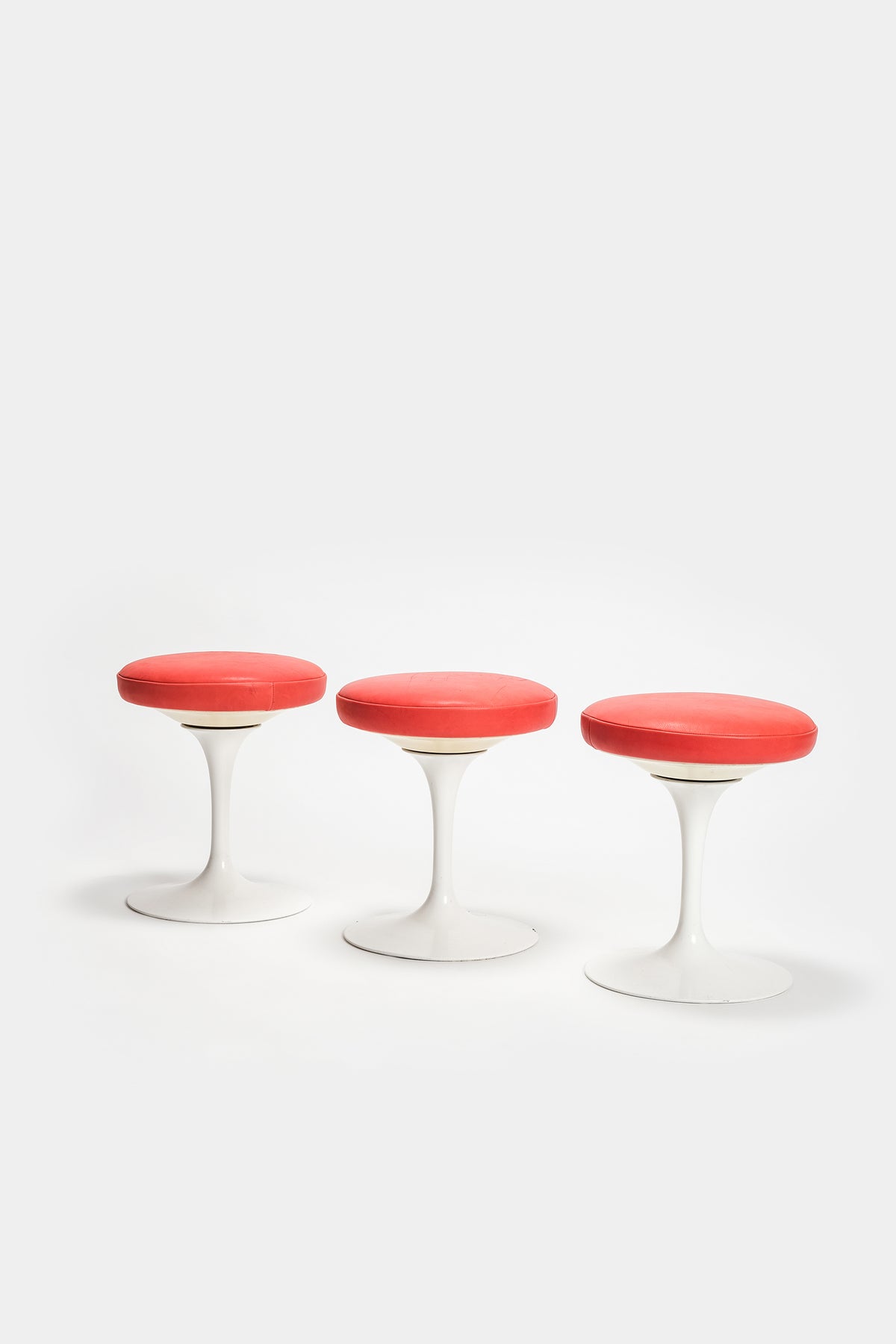 3 Eero Saarinen Hocker, Knoll, Leder, 60er