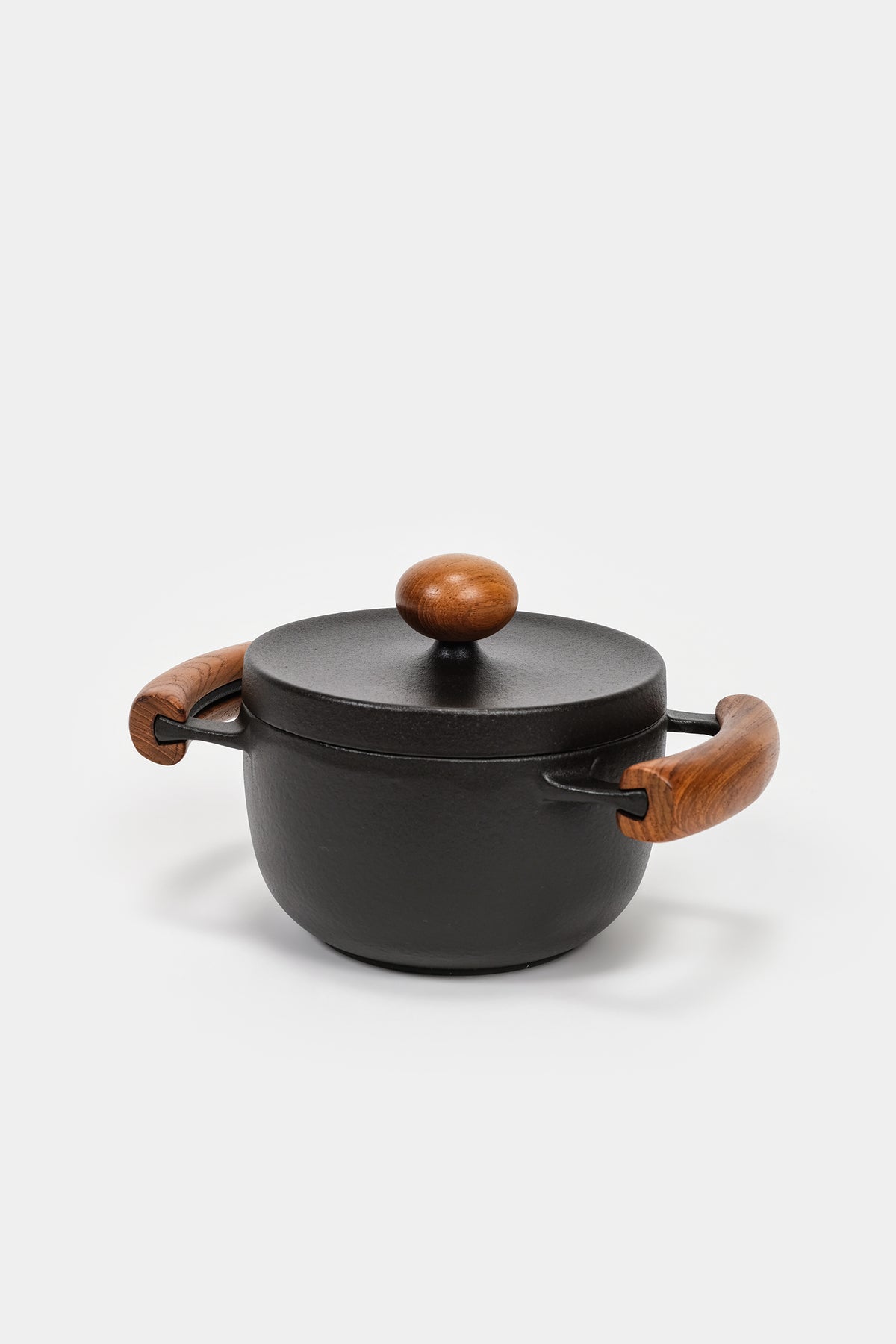 Richard Nissen, Pot made of cast iron, Denmark, 60s
