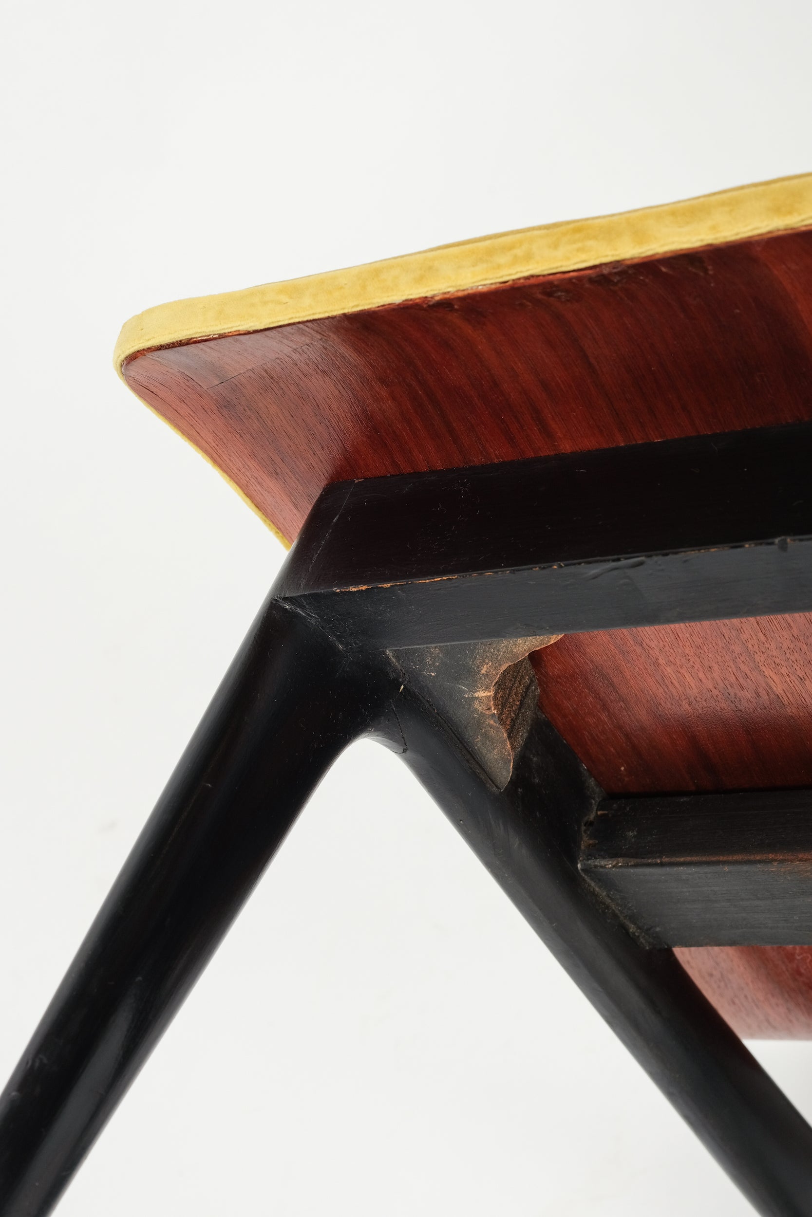 5 italienische Formsperrholz Stühle 50er