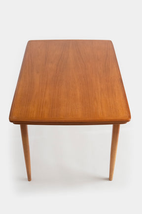 Extendable Danish dining table, 60s