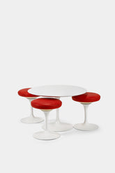 Eero Saarinen Clubtisch Set mit 3 Hockern, Knoll International, 70er