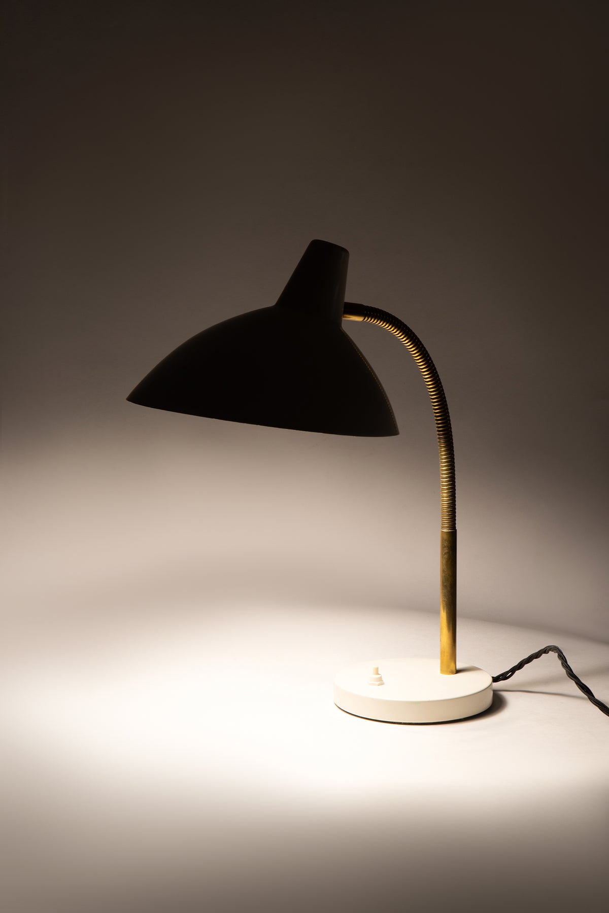 Alfred Müller, Amba, Schwanenhalslampe, Schweiz, 50er