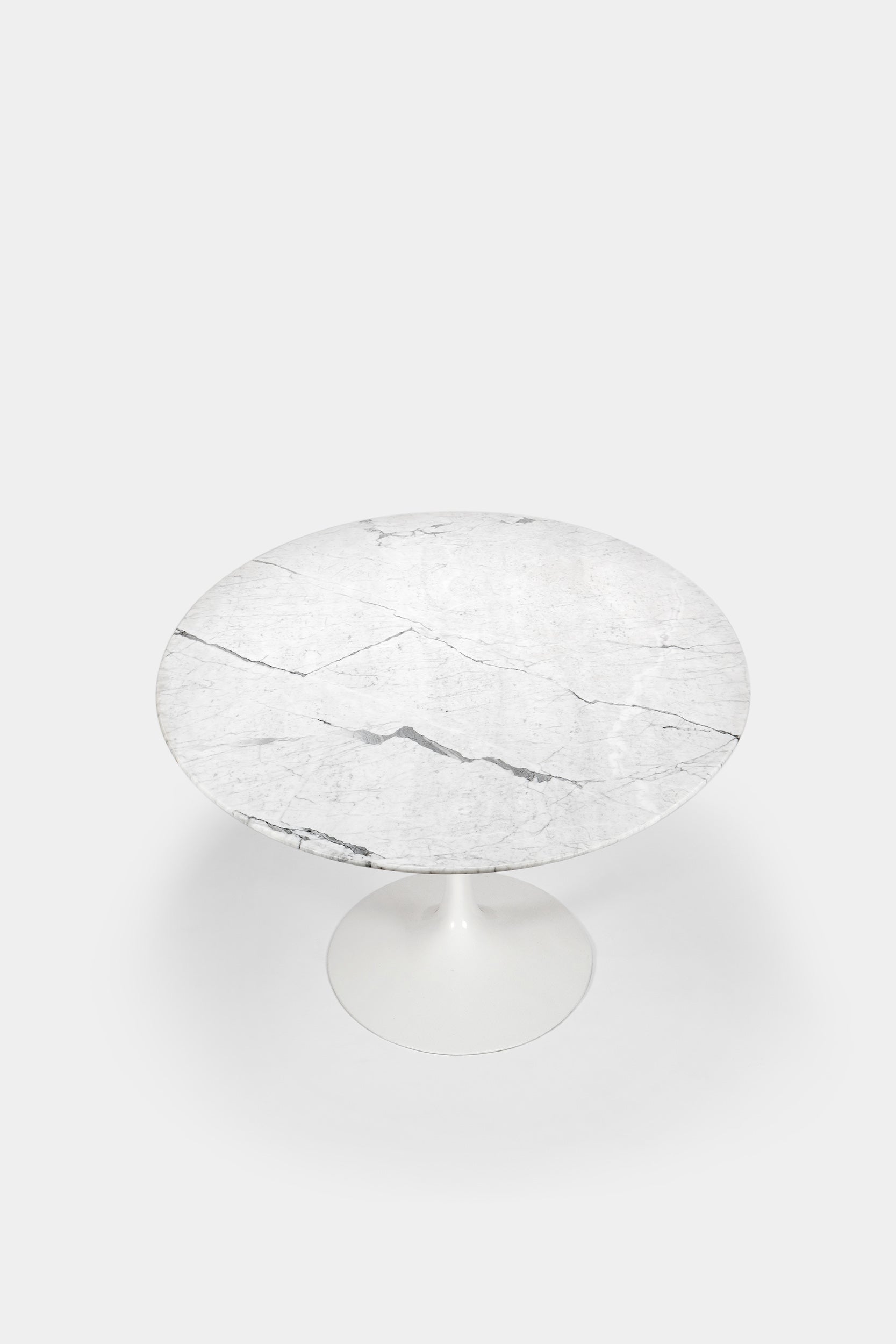 Eero Saarinen Marmortisch und 6 Tulip Stuhlen 1950