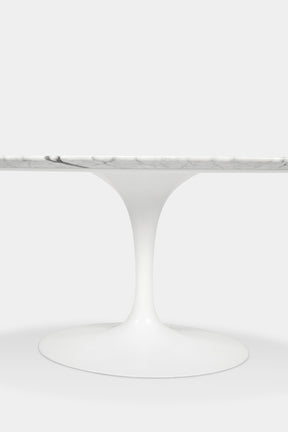 Eero Saarinen Marmortisch und 6 Tulip Stuhlen 1950