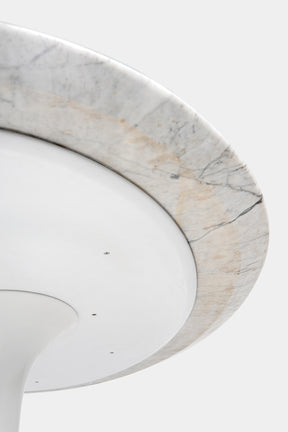 Eero Saarinen Marmortisch und 6 Tulip Stuhlen 1950