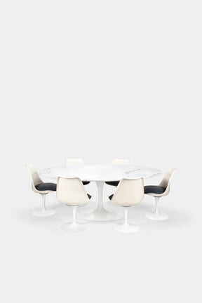Eero Saarinen Marmortisch und 6 Tulip Stuhlen 1950