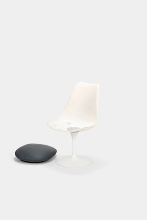 Eero Saarinen Marmortisch und 6 Tulip Stuhlen 1950