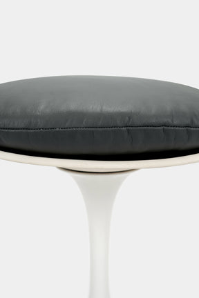 Eero Saarinen Marmortisch und 6 Tulip Stuhlen 1950