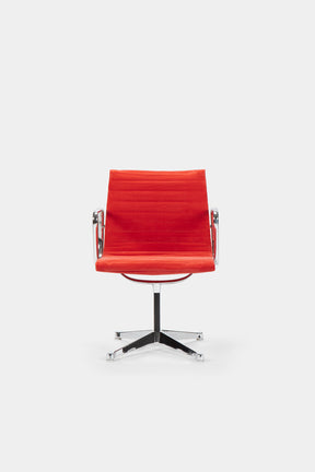 2 Charles & Ray Eames, Vitra, EA 108, Aluminium Stühle, 70er
