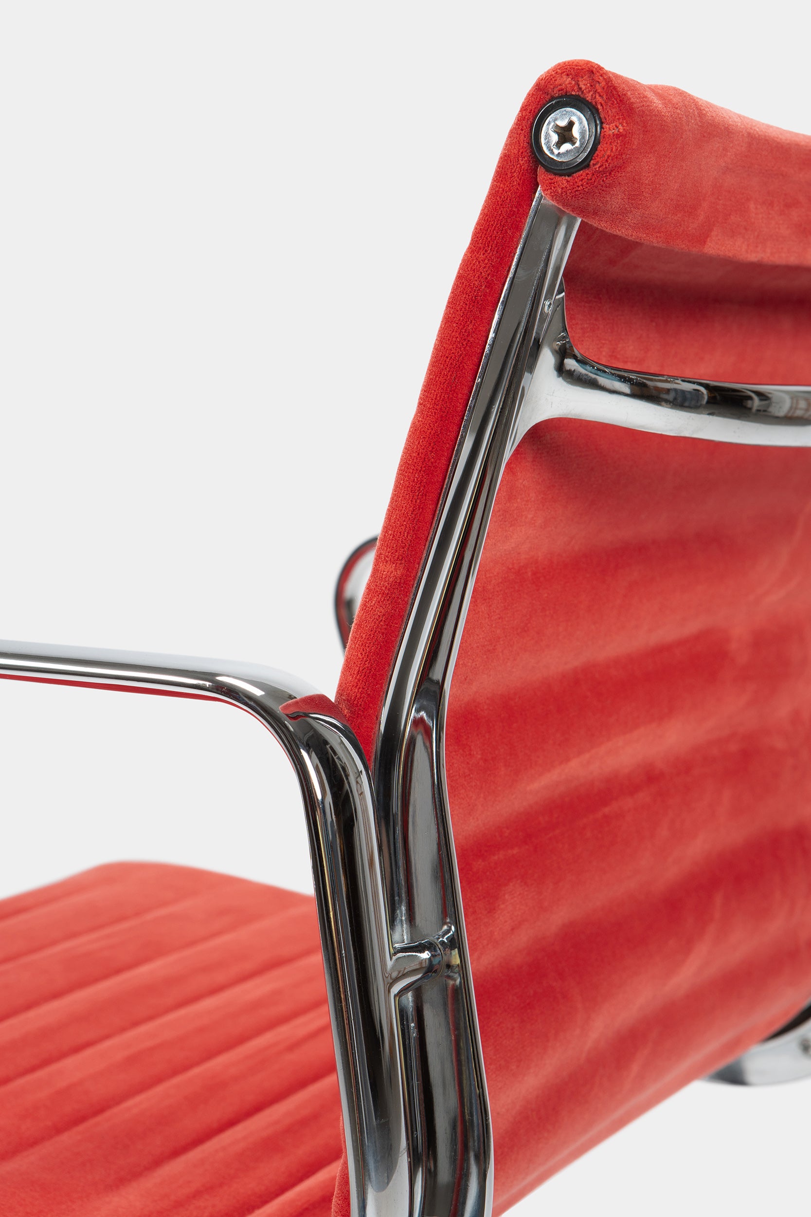 2 Charles & Ray Eames, Vitra, EA 108, Aluminium Stühle, 70er
