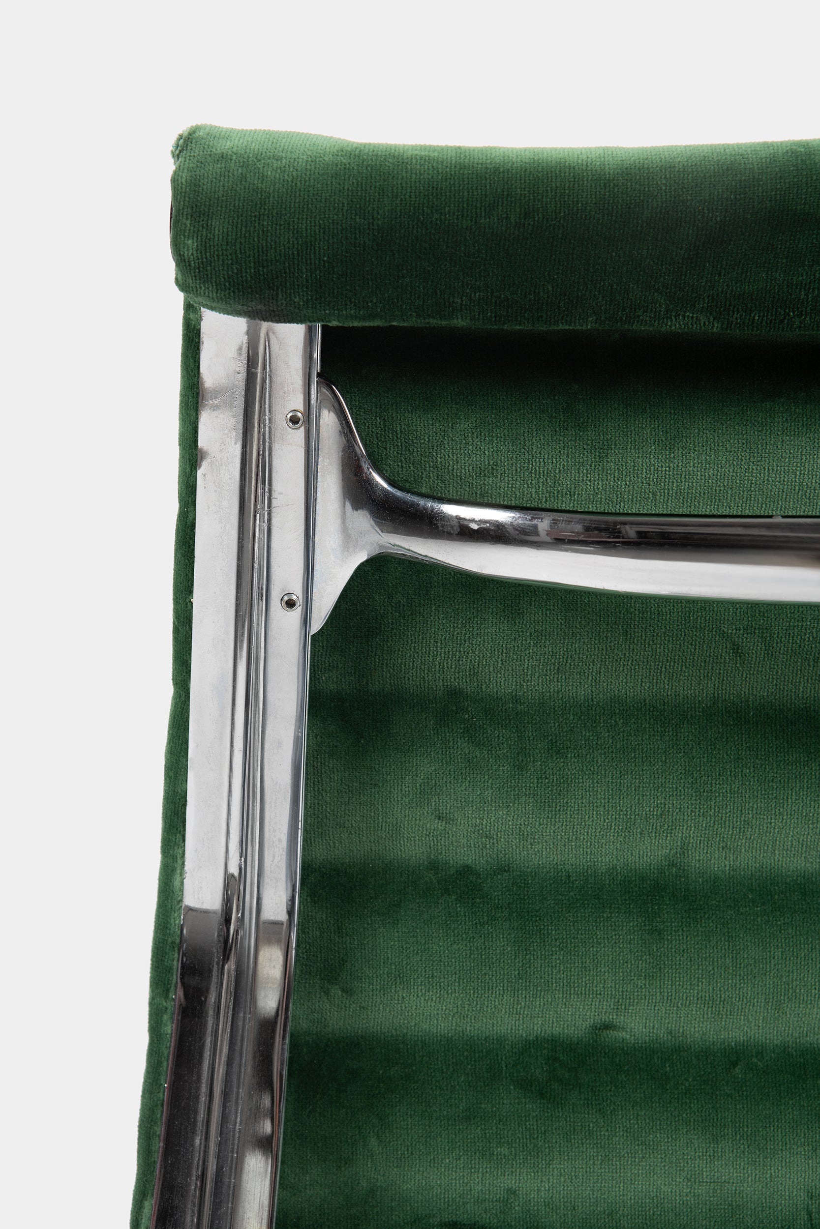 2 Charles&Ray Eames, Vitra, EA 105, Aluminium Stühle, 50er