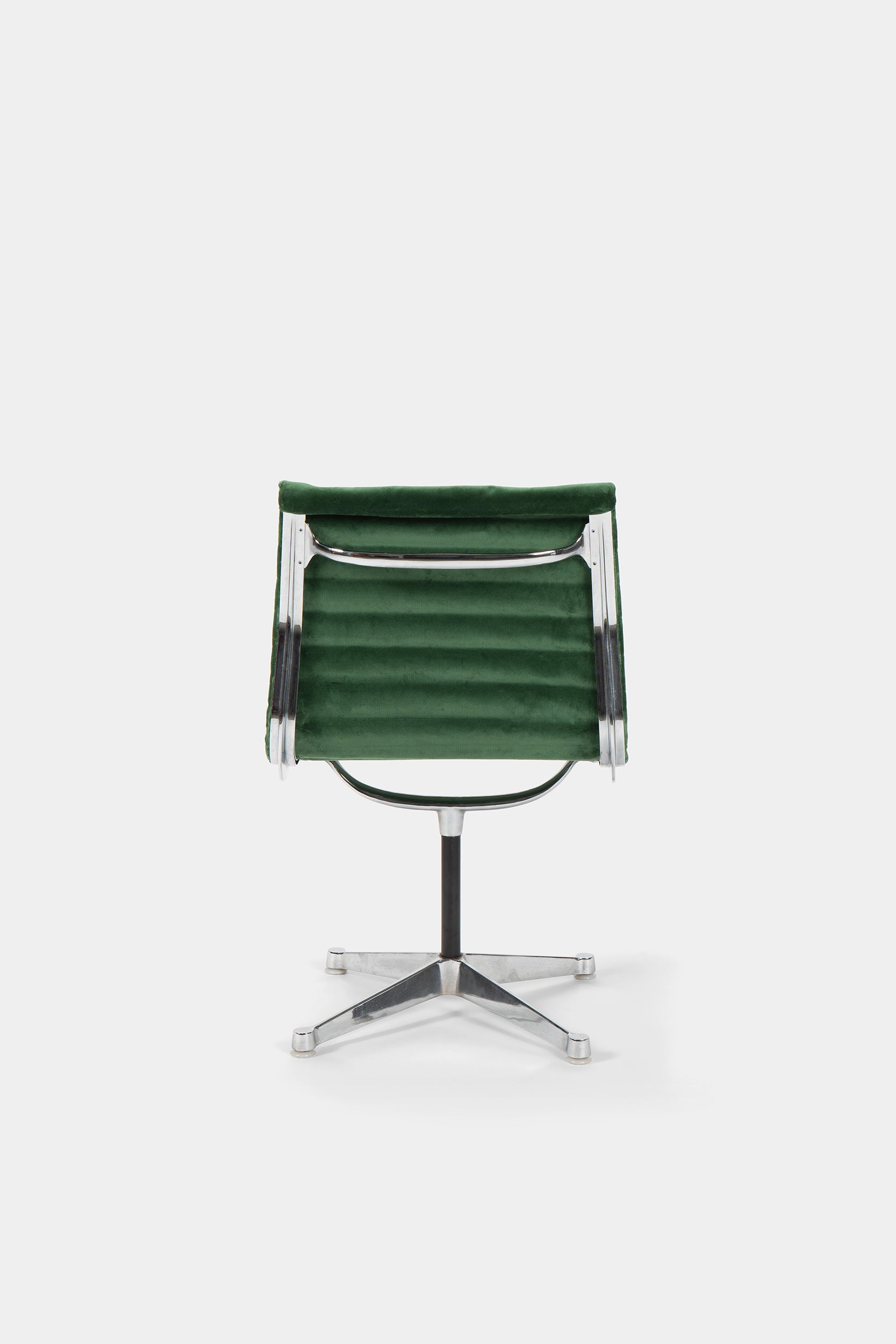 2 Charles&Ray Eames, Vitra, EA 105, Aluminium Stühle, 50er