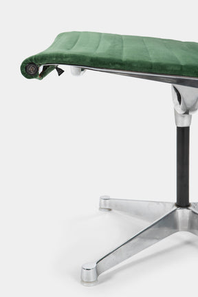 2 Charles&Ray Eames, Vitra, EA 105, Aluminium Stühle, 50er