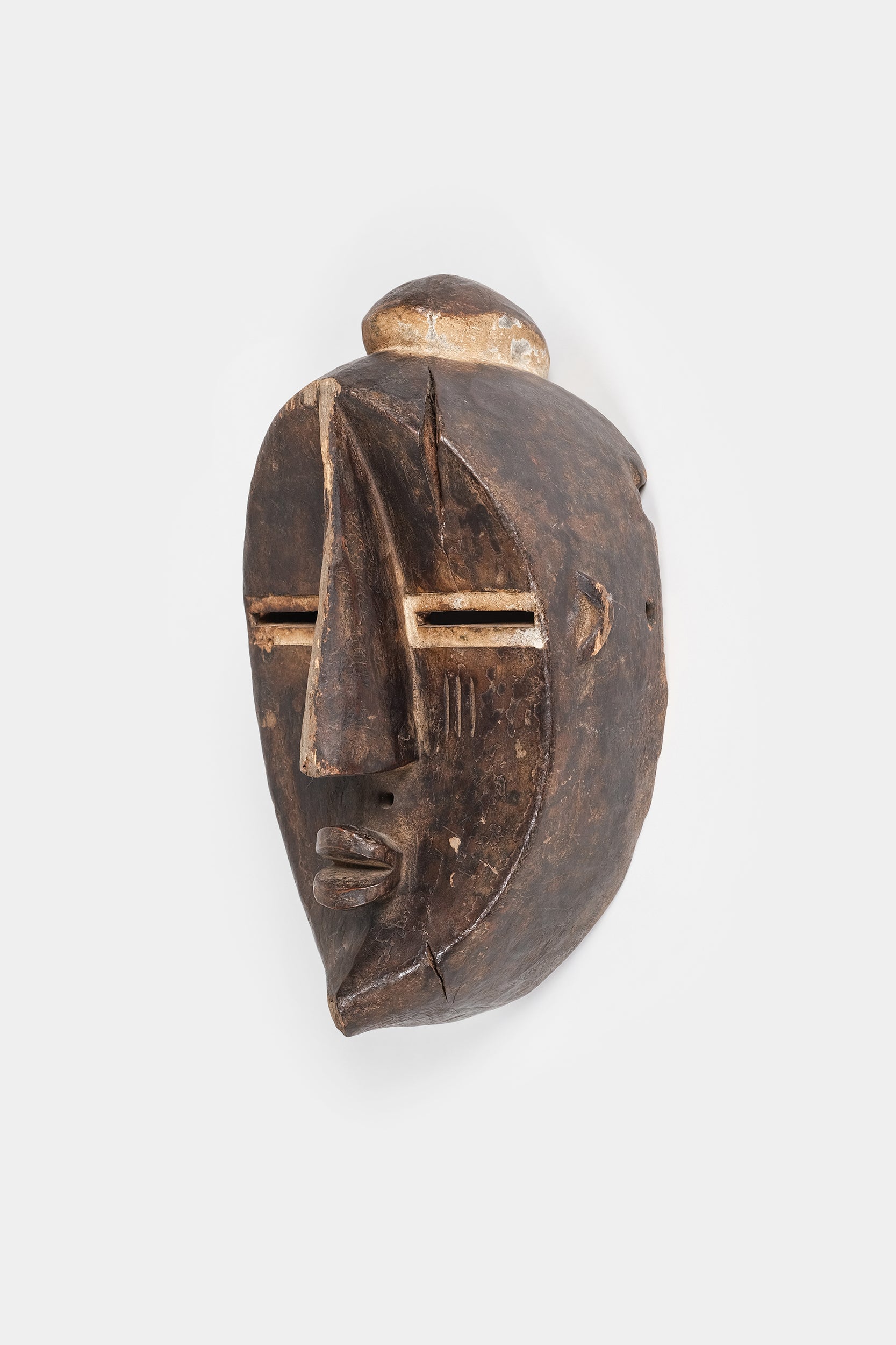 Weibliche Holzmaske des Lwalwa Stammes, Kongo
