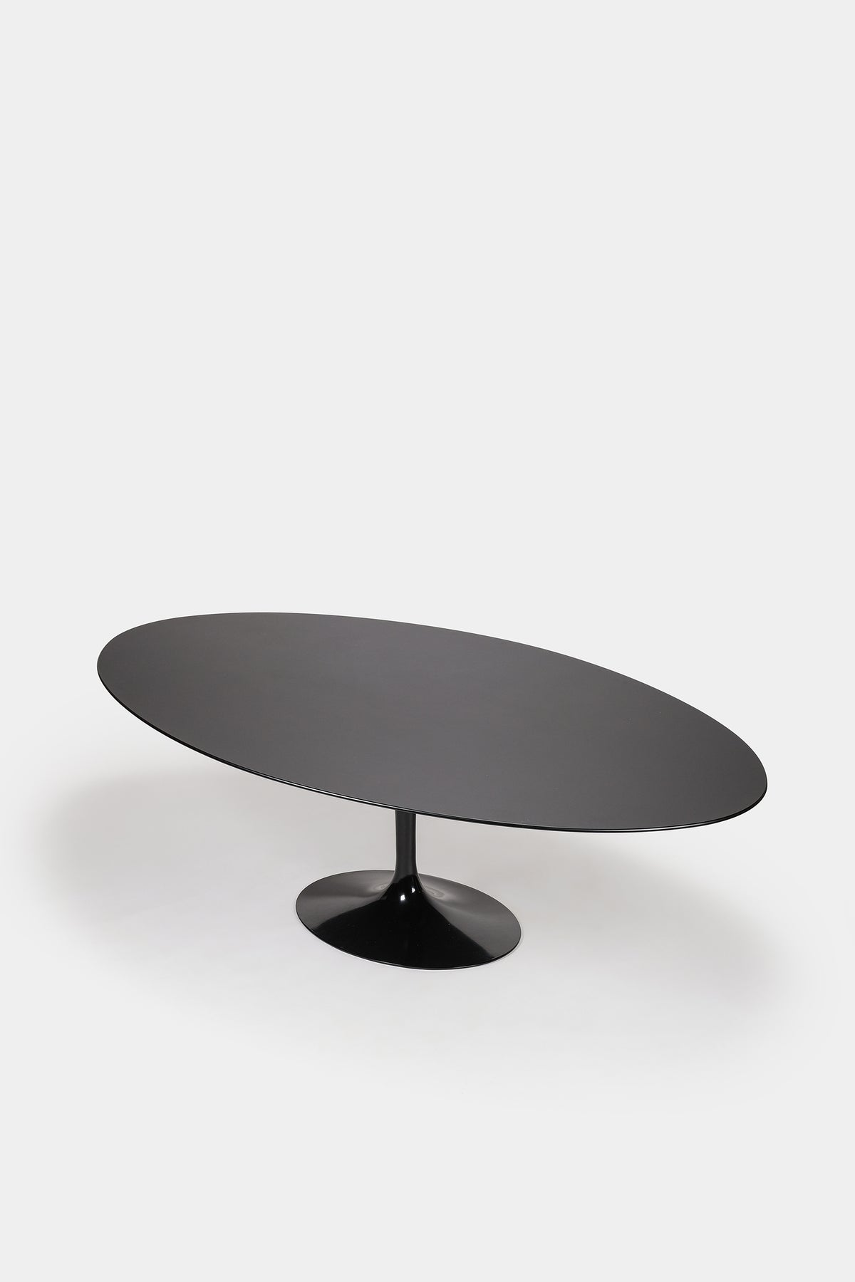Eero Saarinen, Tulip Tisch Oval XXL, Knoll International, 50er