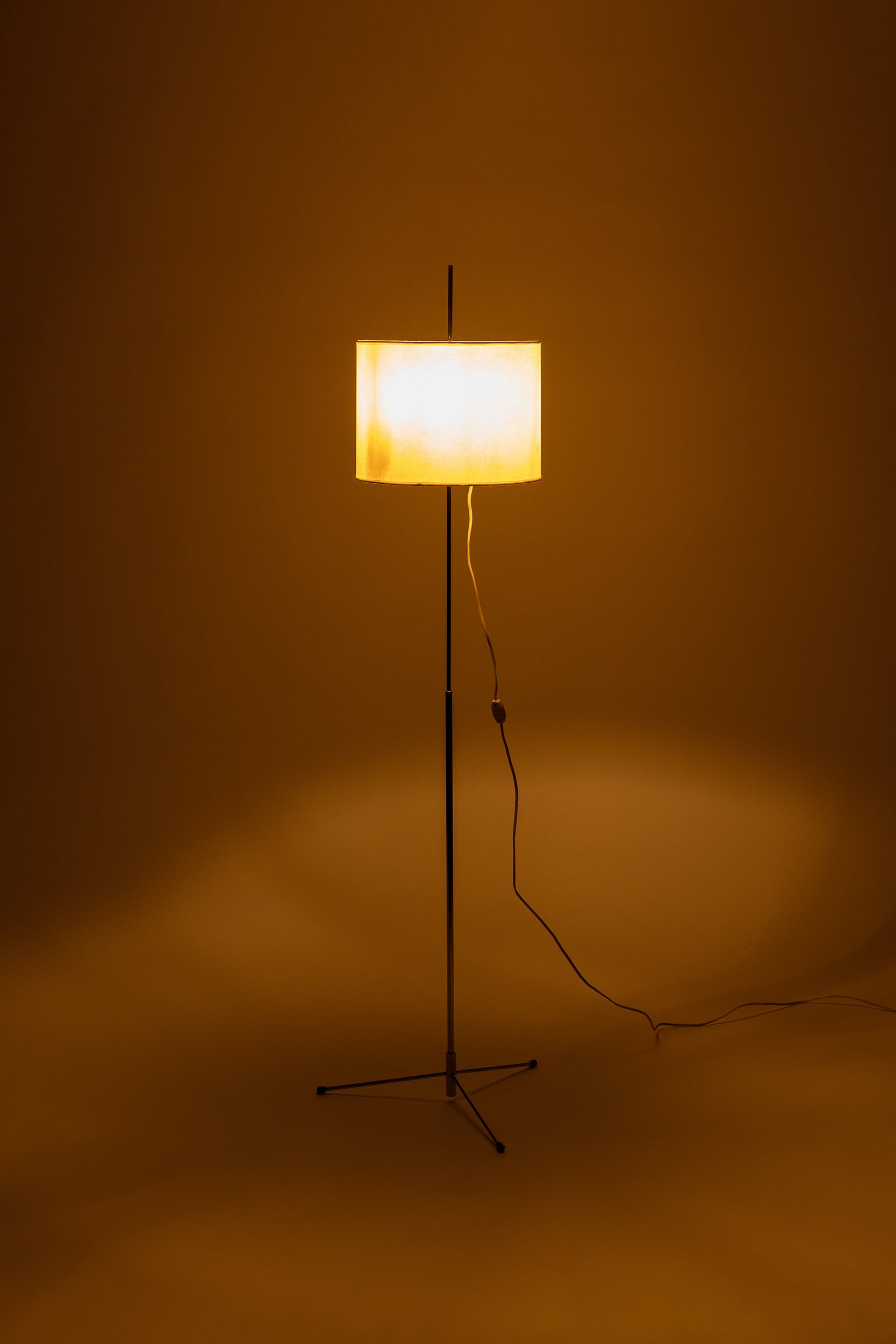 Stehlampe mit höhenverstellbarem Schirm, Ruser und Kuntner, 60er