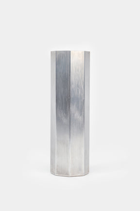 Schweizer Einzelanfertigung, Achteckige Aluminium Vase, 80er