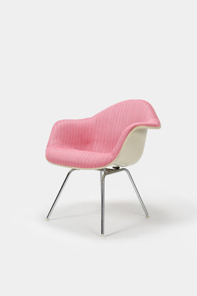 Paar Charles & Ray Eames, Hermann Miller, Pink Low Chair, 70er