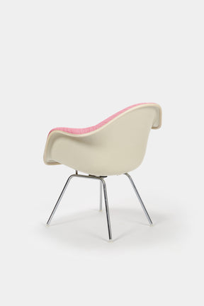 Paar Charles & Ray Eames, Hermann Miller, Pink Low Chair, 70er