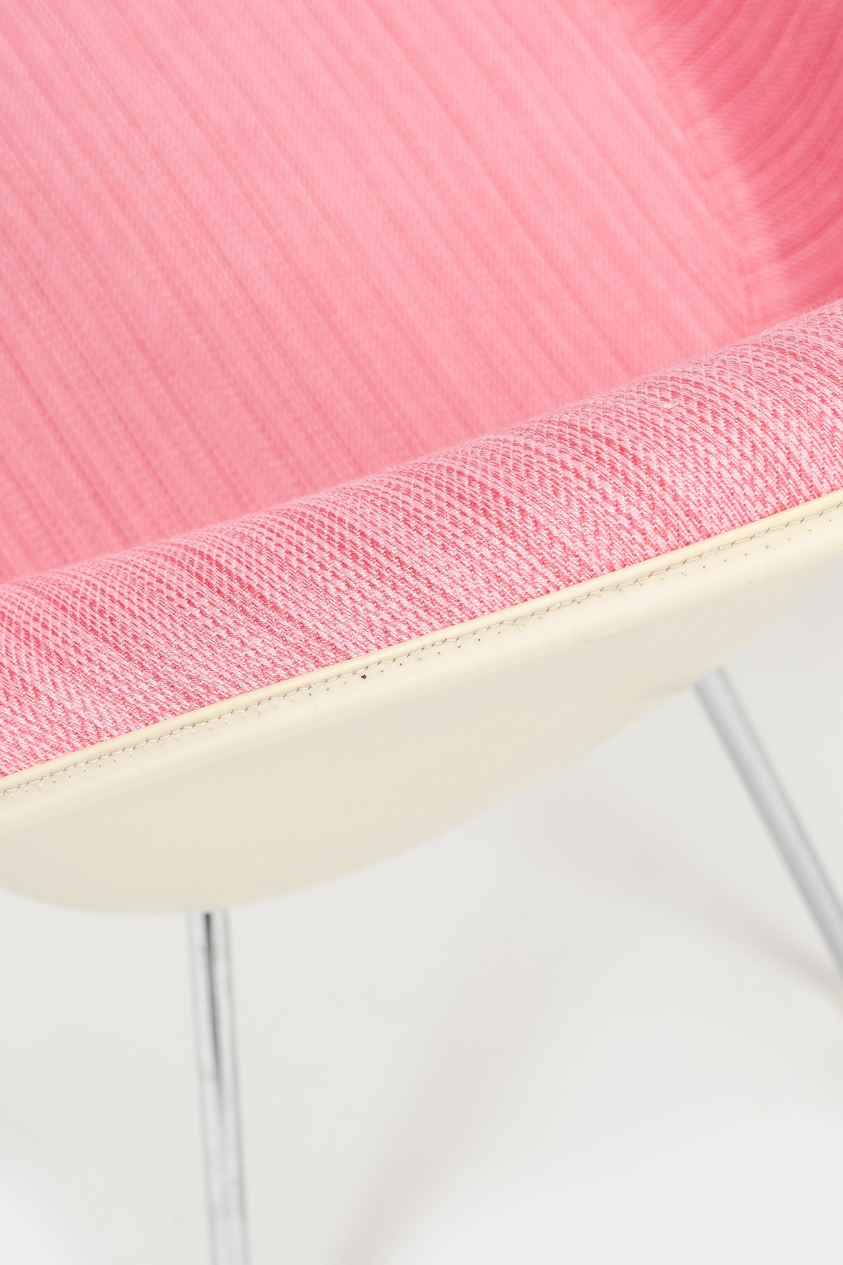 Paar Charles & Ray Eames, Hermann Miller, Pink Low Chair, 70er