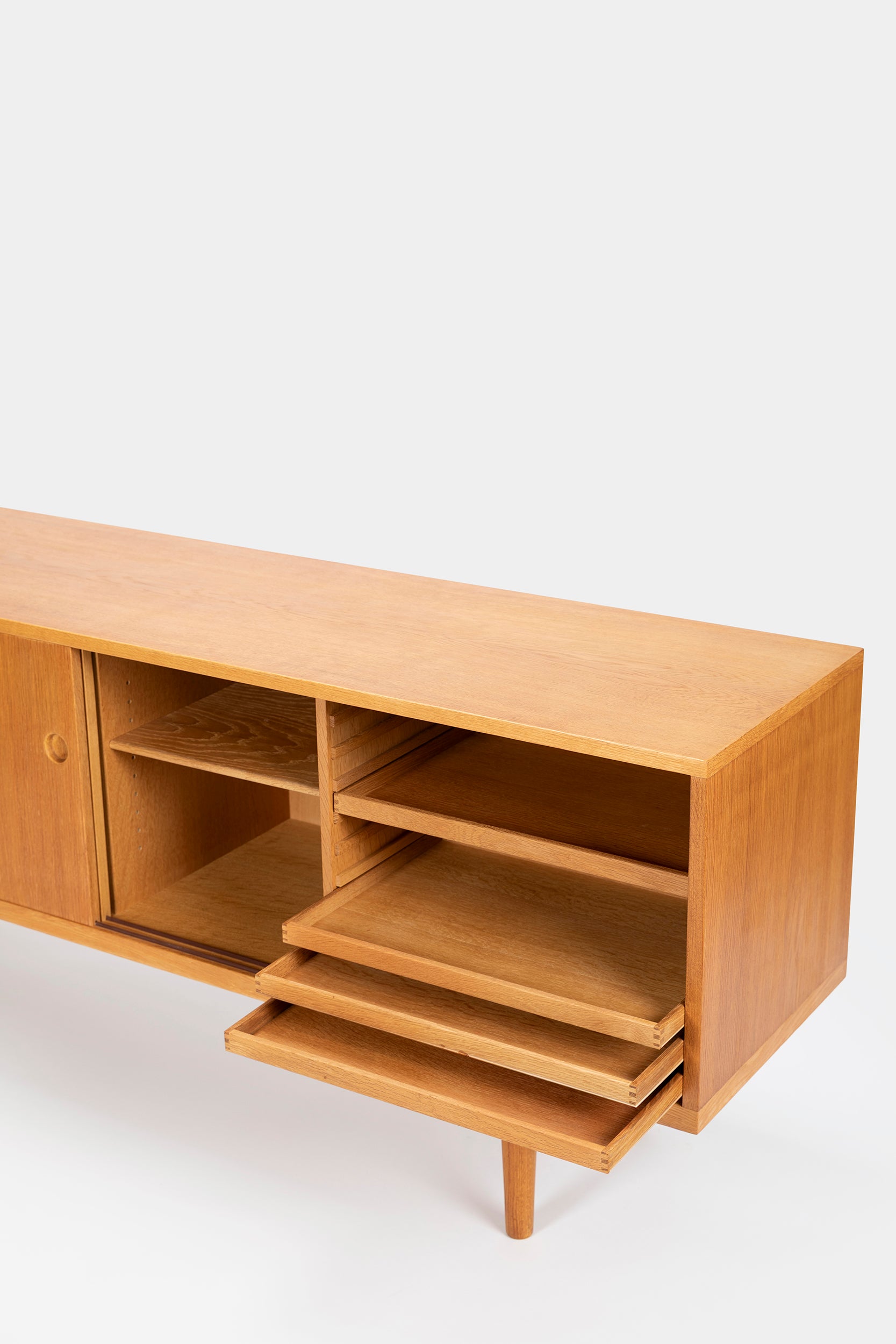 Hans J. Wegner, Ry Møbler, Sideboard Modell Ry-26, Dänemark, 60er