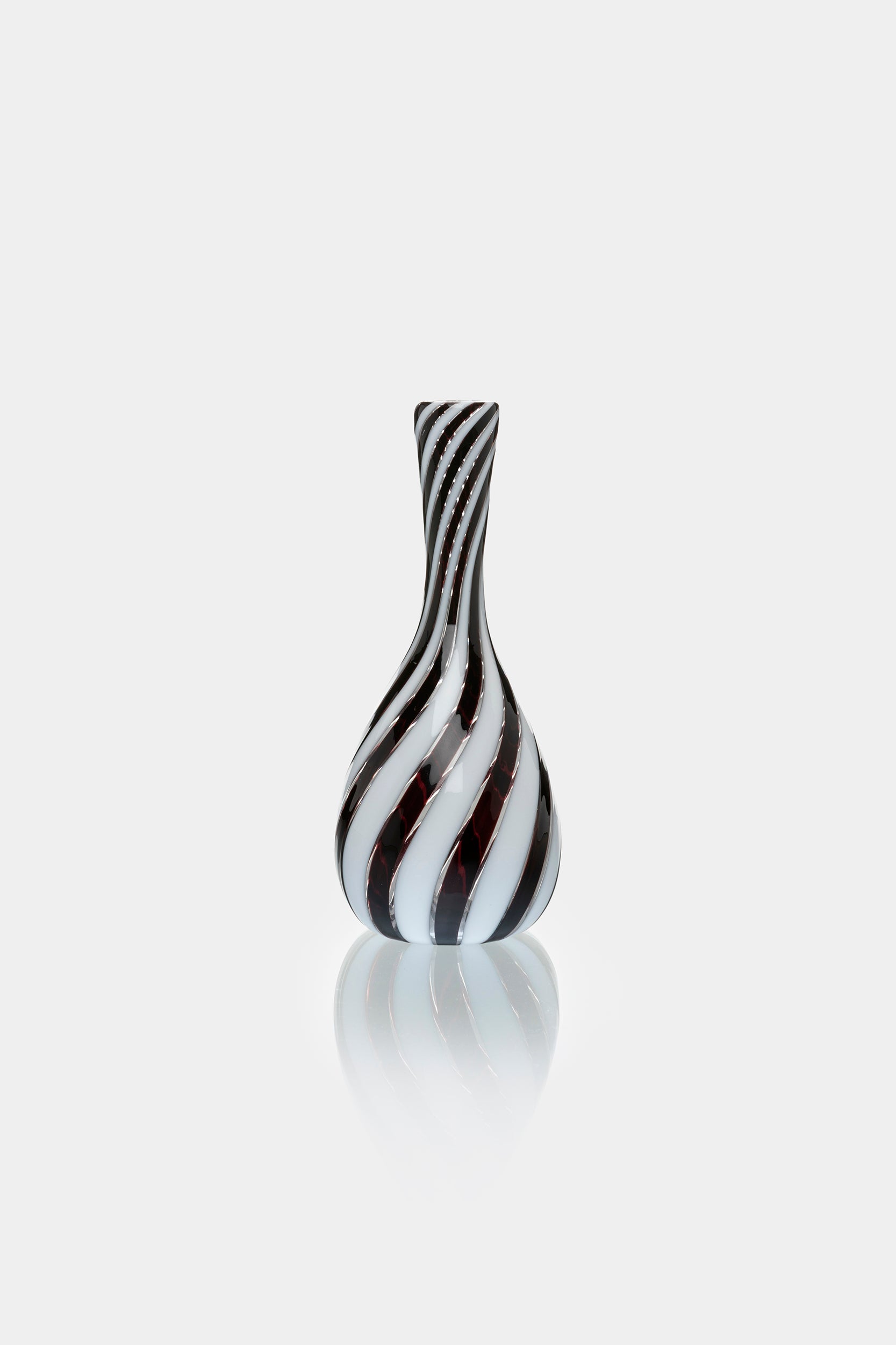Dino Martens, Aureliano Toso, Mezza Filigrana Glass Vase, Italy, 50s