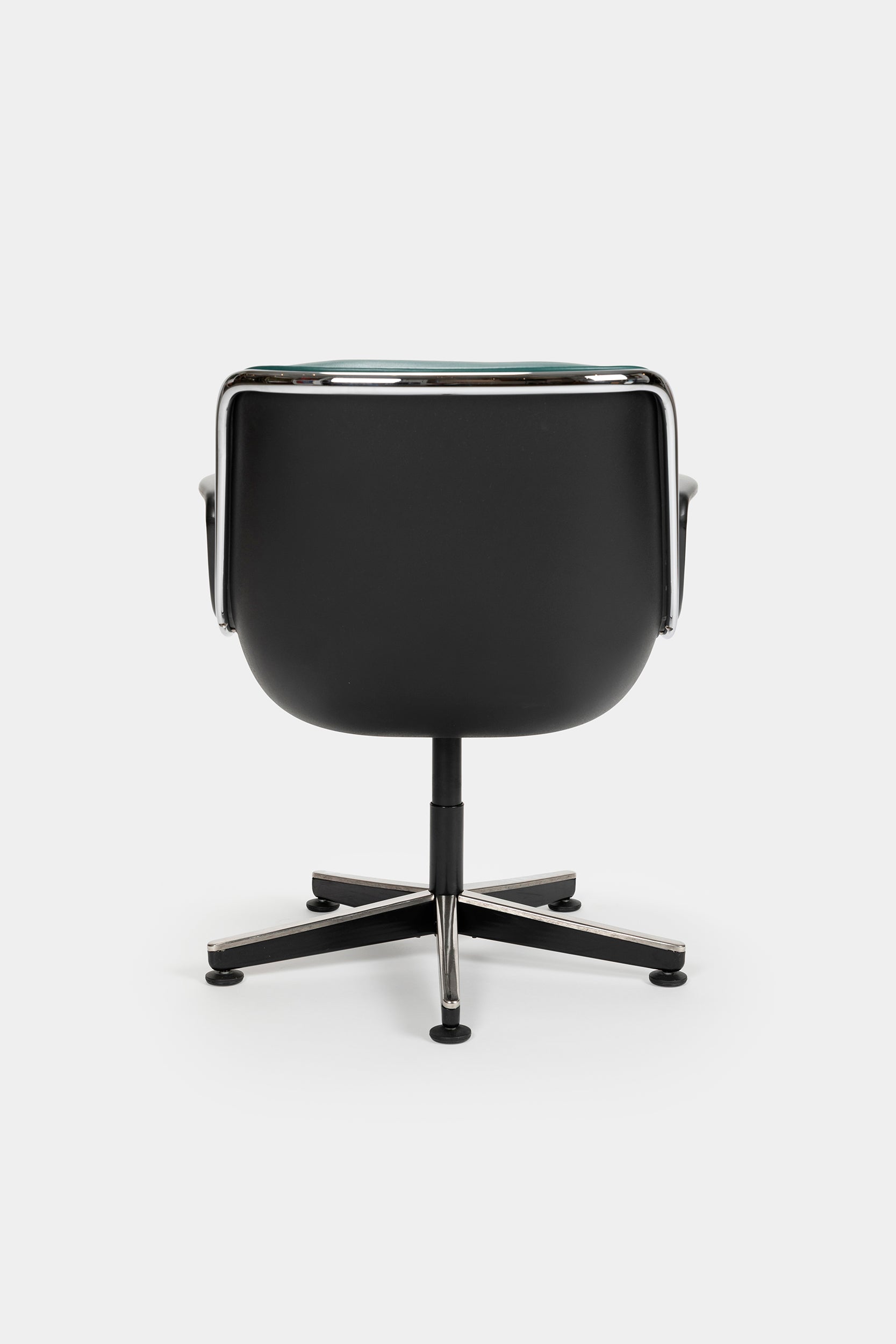 2 Charles Pollock, Executive Chairs, 12E1 Knoll, USA, 60s