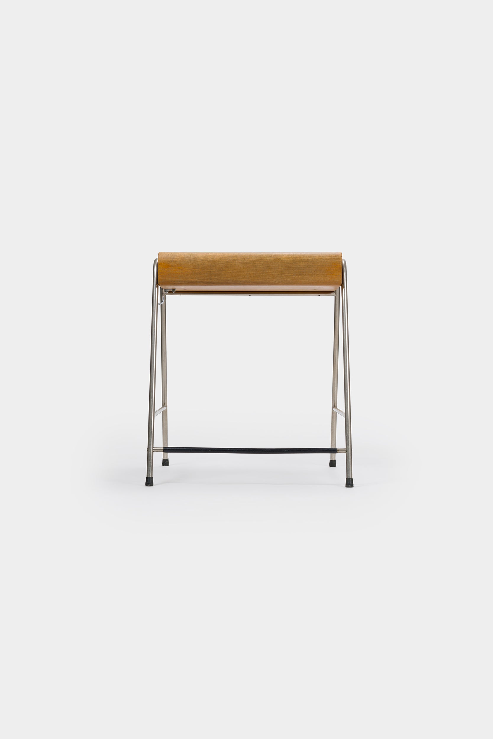 Arne Jacobsen, MUNKEGAARD ​​School Desk and Chair 3105, Denmark, 50s