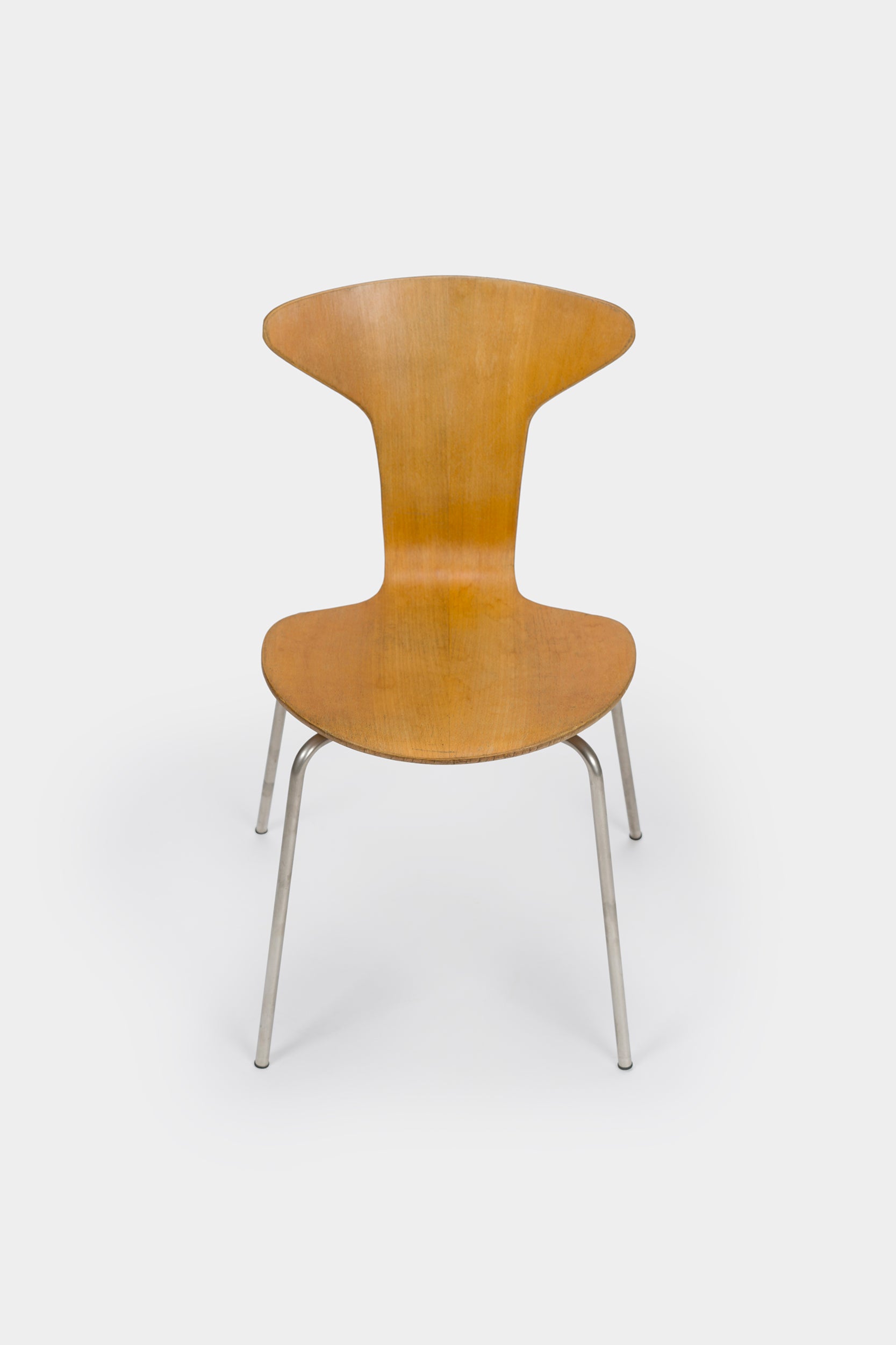 Arne Jacobsen, MUNKEGAARD ​​School Desk and Chair 3105, Denmark, 50s