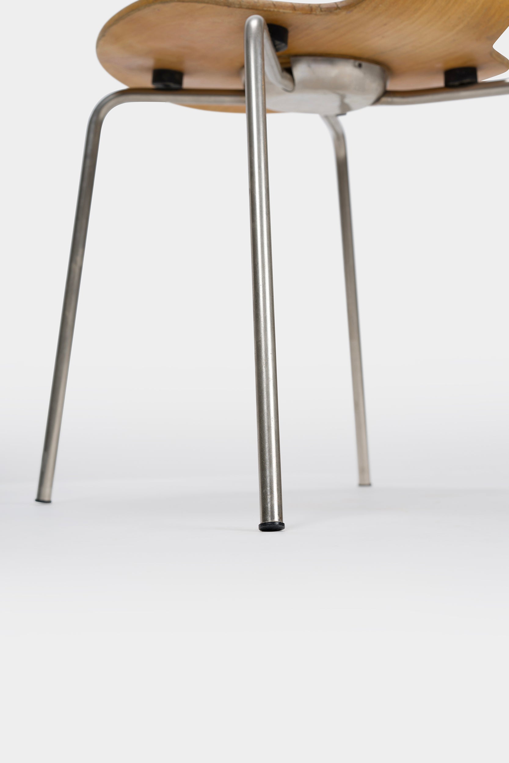 Arne Jacobsen, MUNKEGAARD ​​School Desk and Chair 3105, Denmark, 50s