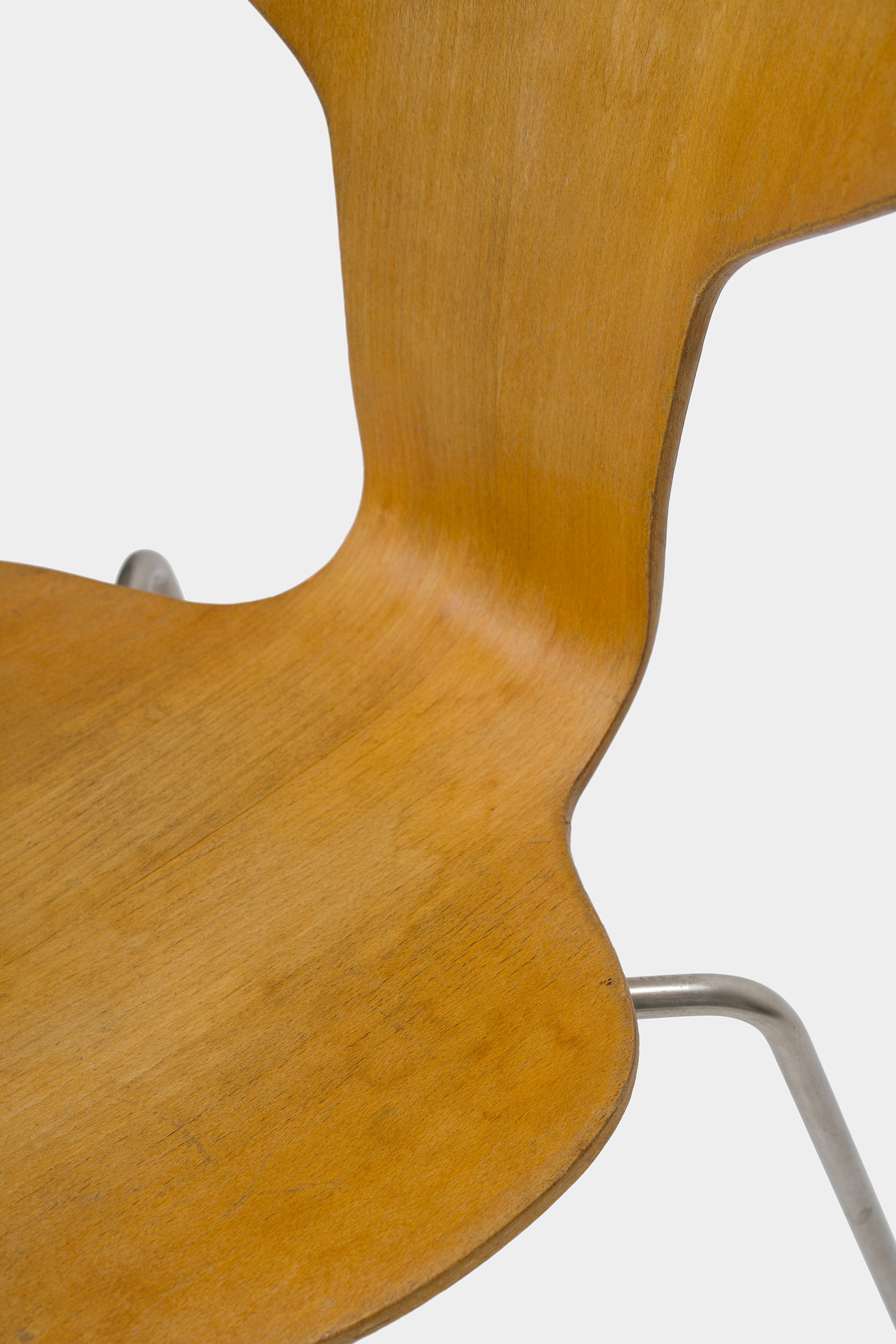 Arne Jacobsen, MUNKEGAARD ​​School Desk and Chair 3105, Denmark, 50s