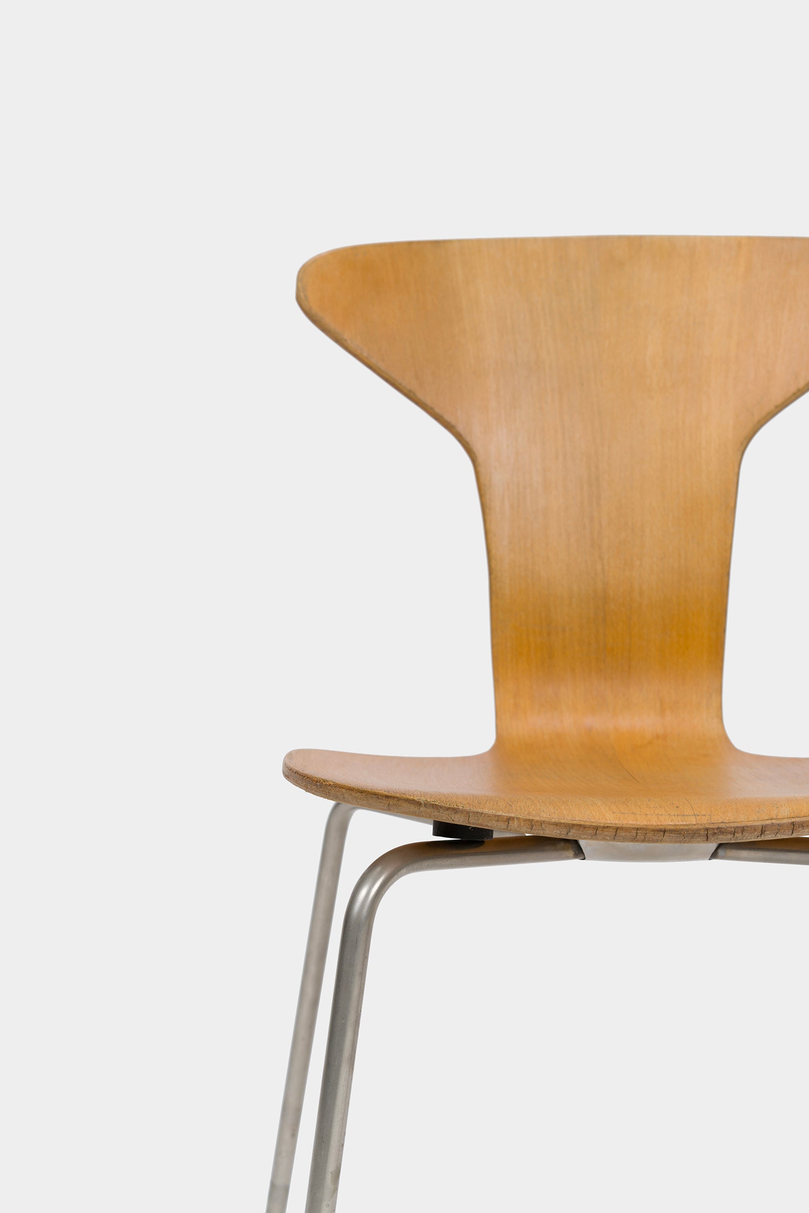 Arne Jacobsen, MUNKEGAARD ​​School Desk and Chair 3105, Denmark, 50s