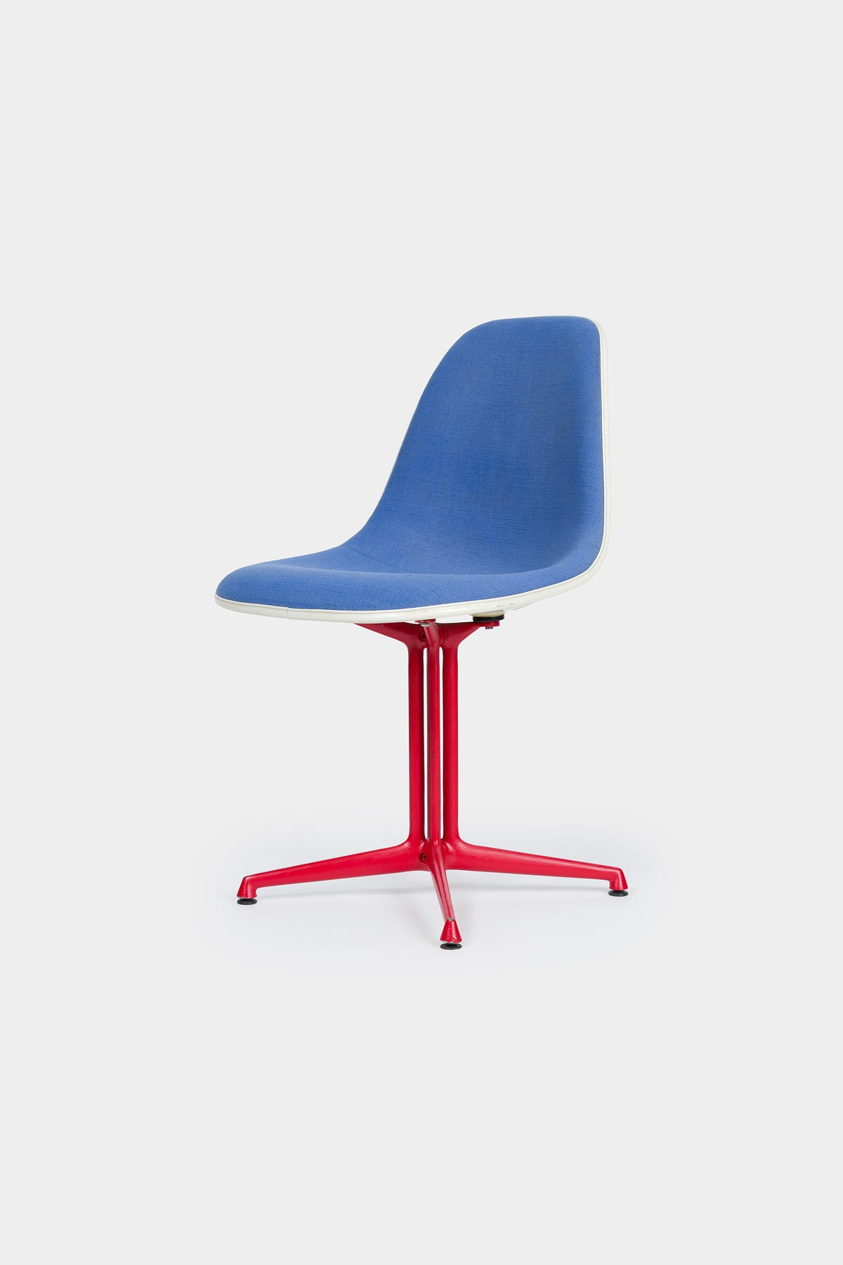 Charles & Ray Eames, Herman Miller, Blue La Fonda Chair, New York, 60s
