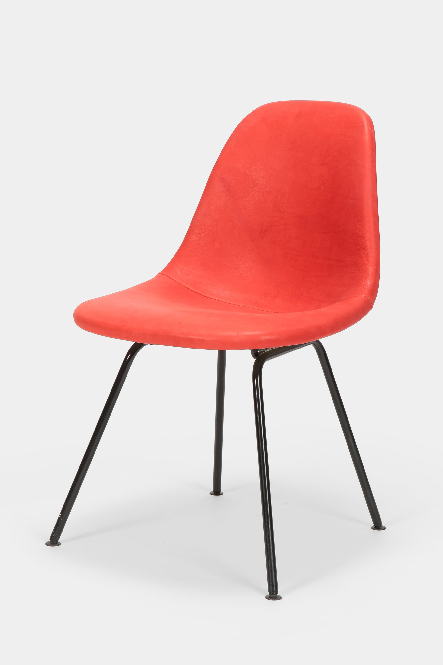 stuhl-charles-and-ray-eames-60er-rot