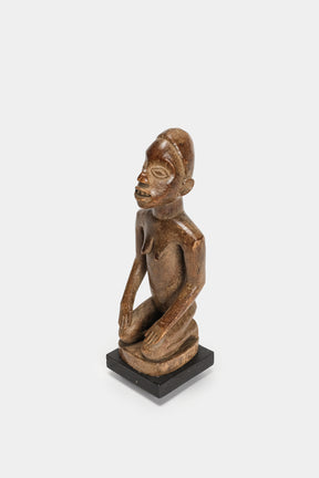 Figur Sitzende Frau, Bakongo Villi, Holz, Kongo, 30er
