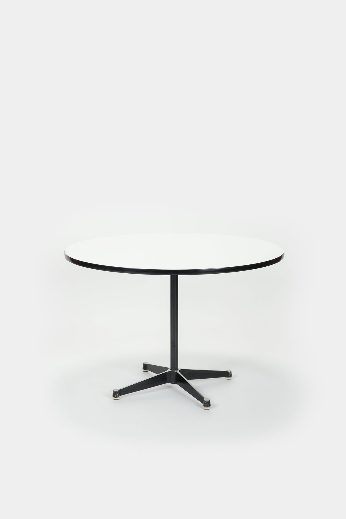 Charles Eames Esstisch Hermann Miller Kelcoplatte 60er