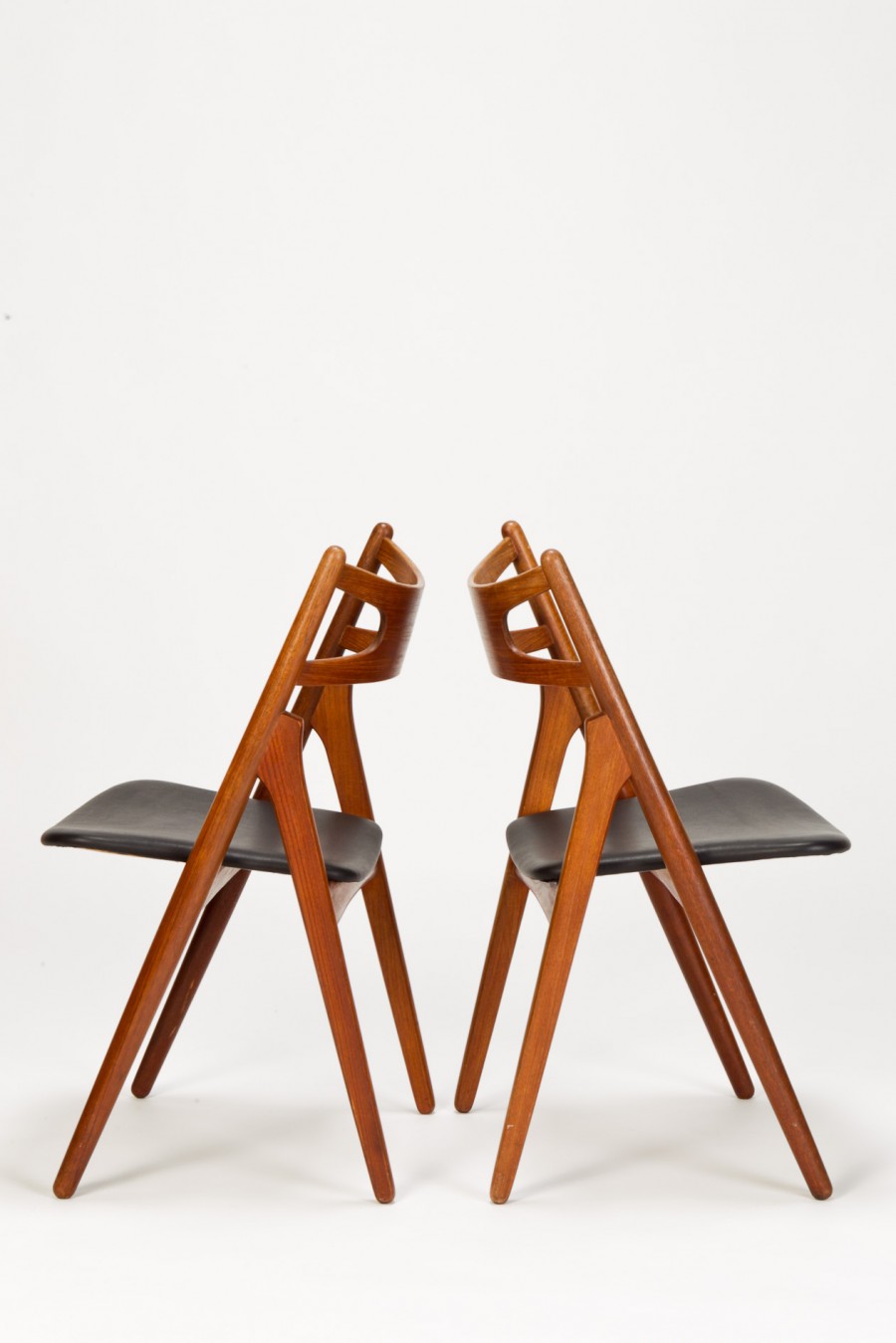 Wegner Teak Sawbuck Stühle von Hans J. Wegner