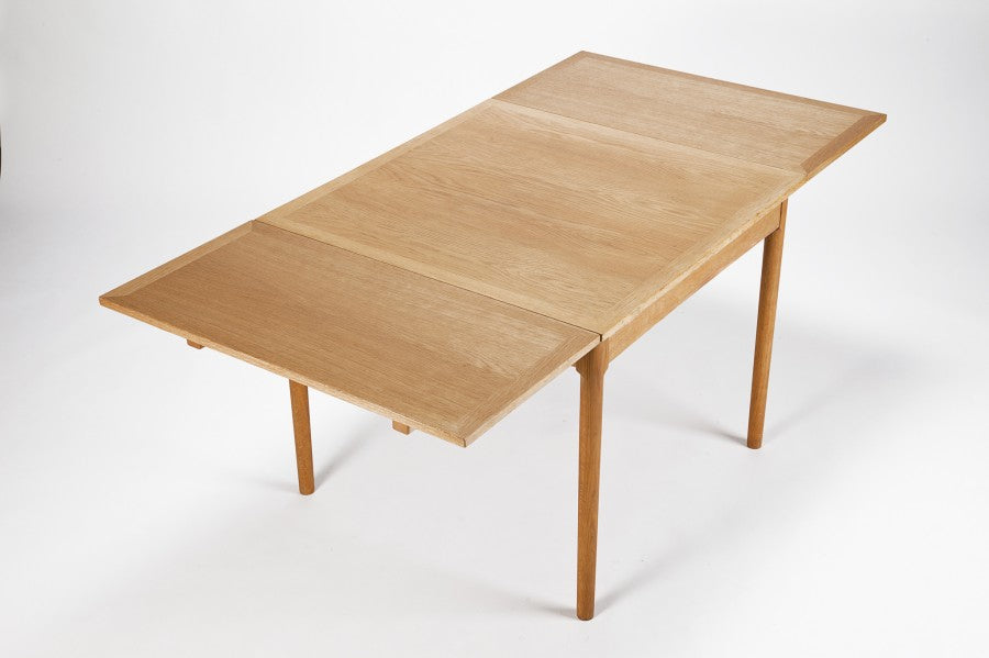 Dänischer Eiche Quadrat Tisch von Kai Winding