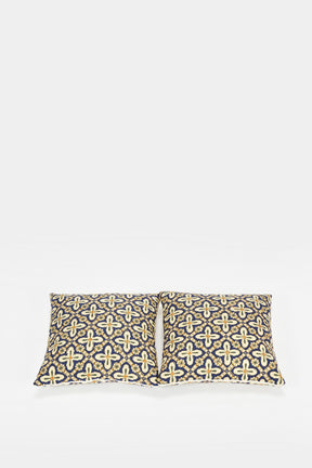 Set of 2 pillows with decorated fabric and gold application