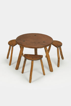 Französischer Rustikaler Eichenholz Tisch & 3 Hocker, 50er