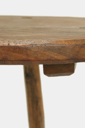 Französischer Rustikaler Eichenholz Tisch & 3 Hocker, 50er